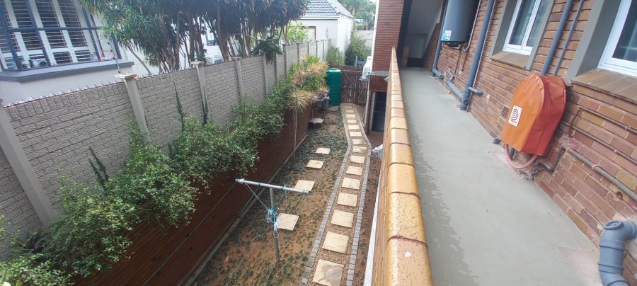 To Let 2 Bedroom Property for Rent in Essenwood KwaZulu-Natal
