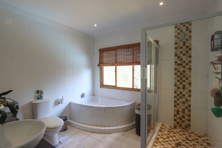 4 Bedroom Property for Sale in Dawncliffe KwaZulu-Natal