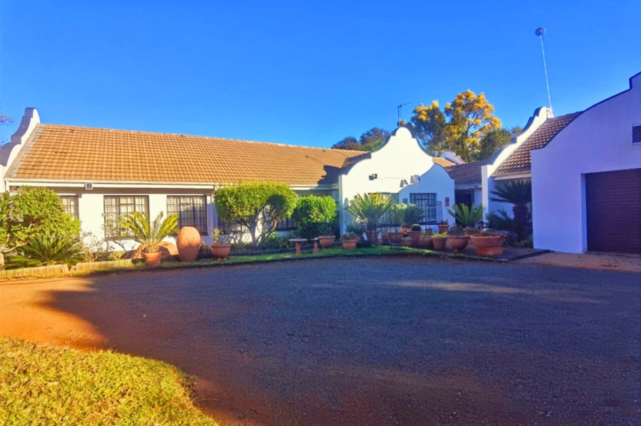 5 Bedroom Property for Sale in Sunnyridge KwaZulu-Natal