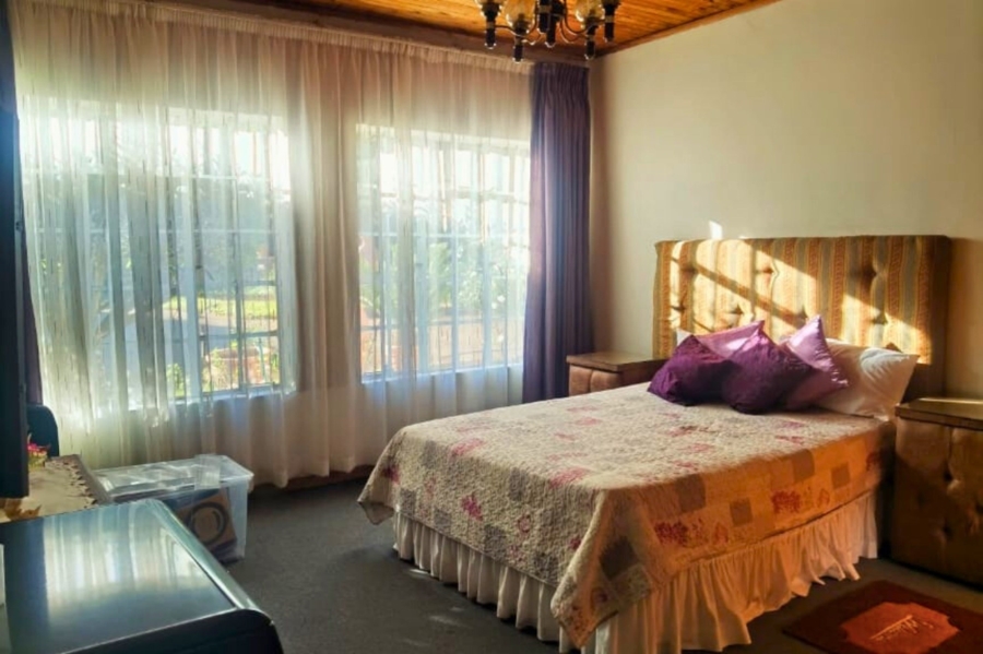 5 Bedroom Property for Sale in Sunnyridge KwaZulu-Natal
