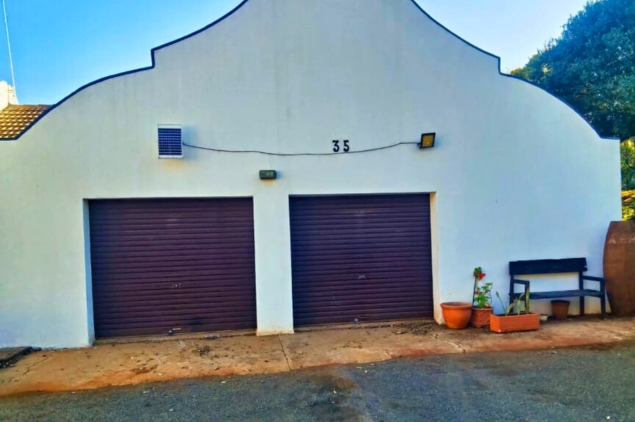 5 Bedroom Property for Sale in Sunnyridge KwaZulu-Natal