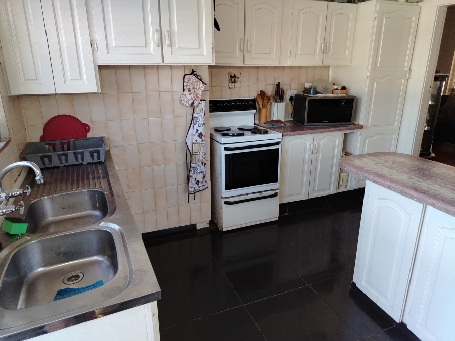 3 Bedroom Property for Sale in Ocean View KwaZulu-Natal