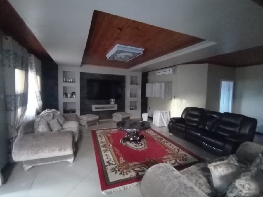 6 Bedroom Property for Sale in Hazelwood KwaZulu-Natal