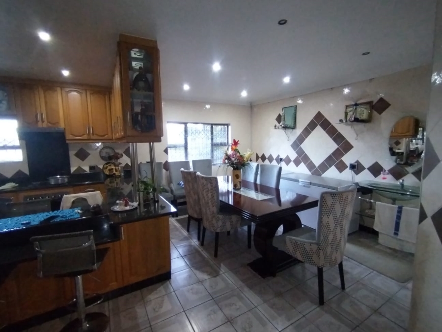 6 Bedroom Property for Sale in Hazelwood KwaZulu-Natal