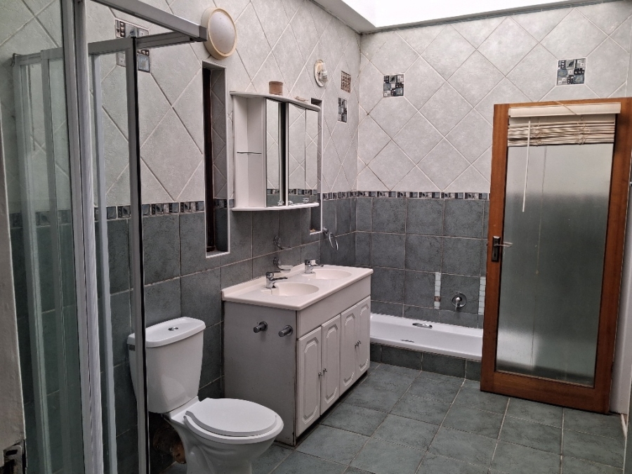 To Let 6 Bedroom Property for Rent in Everton KwaZulu-Natal
