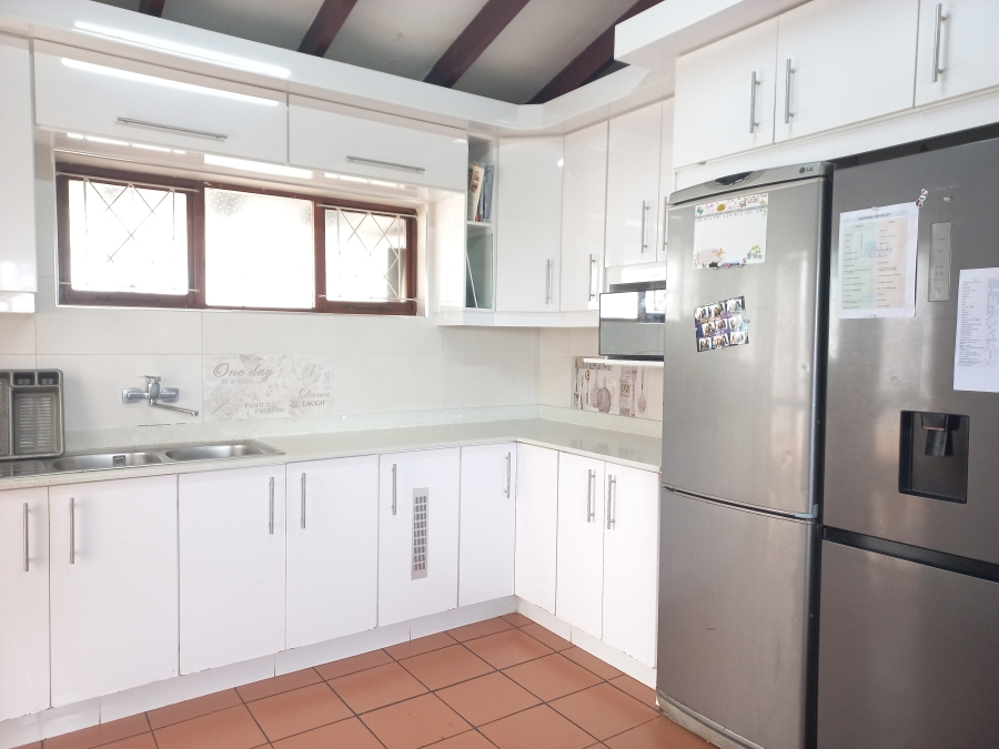 3 Bedroom Property for Sale in Amanzimtoti KwaZulu-Natal
