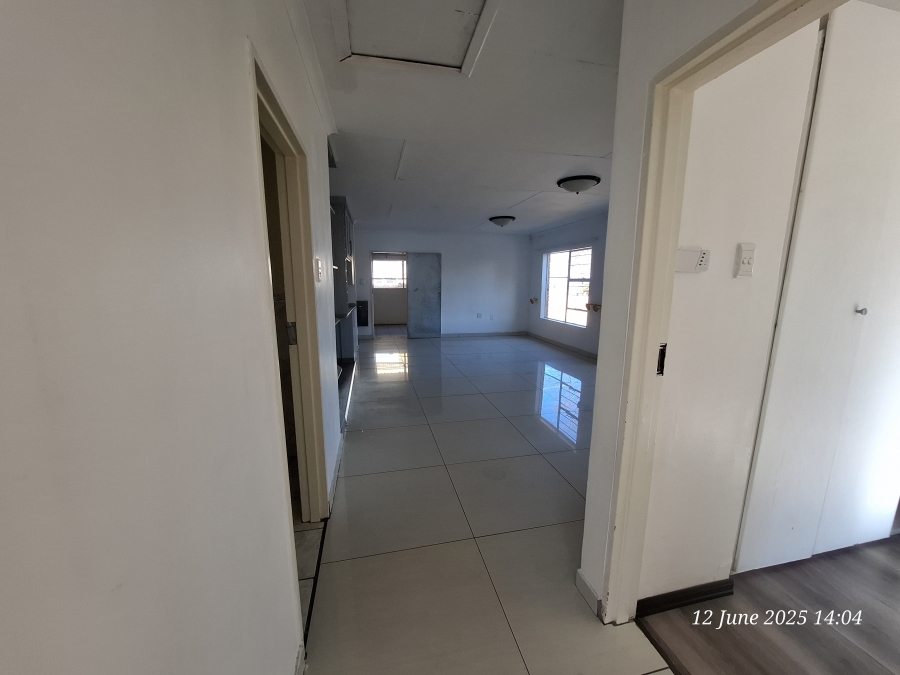 2 Bedroom Property for Sale in Signal Hill KwaZulu-Natal