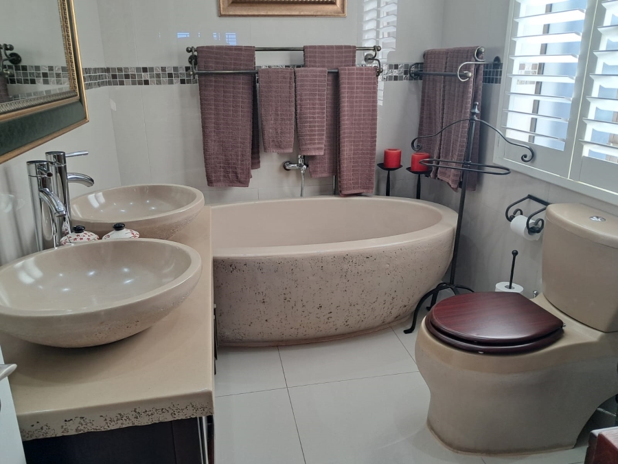 4 Bedroom Property for Sale in Ballito Central KwaZulu-Natal