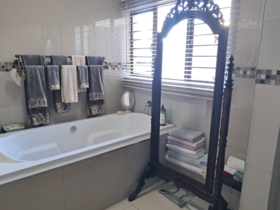 4 Bedroom Property for Sale in Ballito Central KwaZulu-Natal