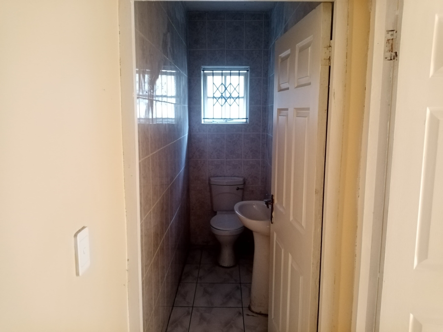 4 Bedroom Property for Sale in Mount Vernon KwaZulu-Natal