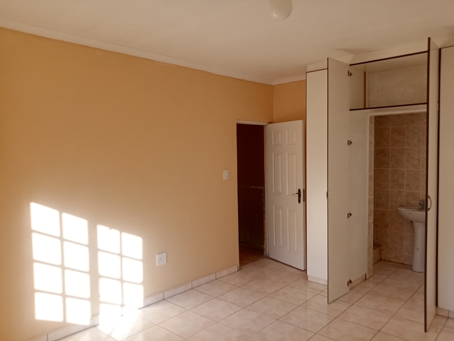 4 Bedroom Property for Sale in Mount Vernon KwaZulu-Natal