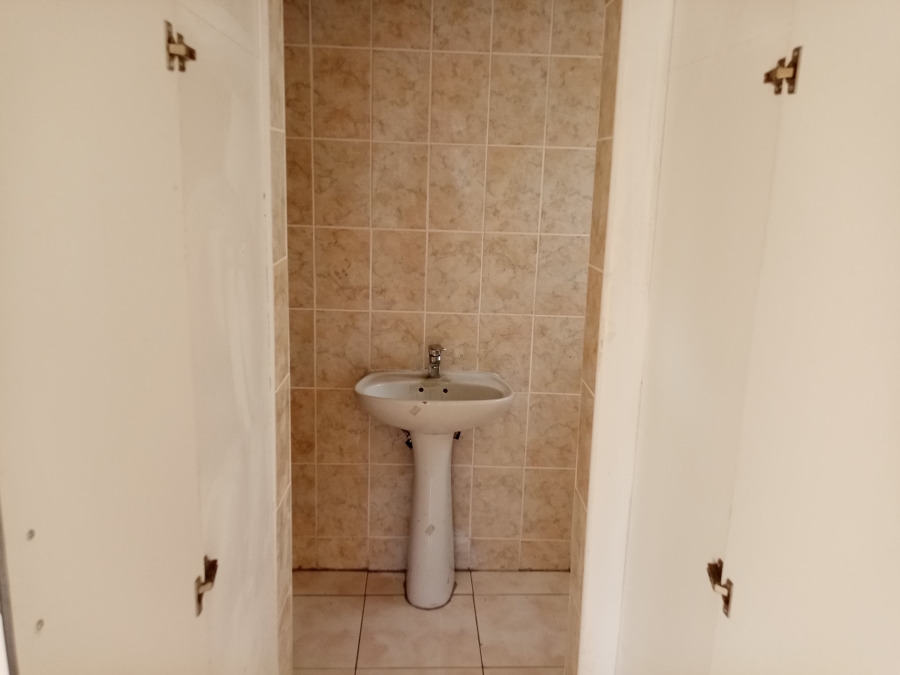 4 Bedroom Property for Sale in Mount Vernon KwaZulu-Natal