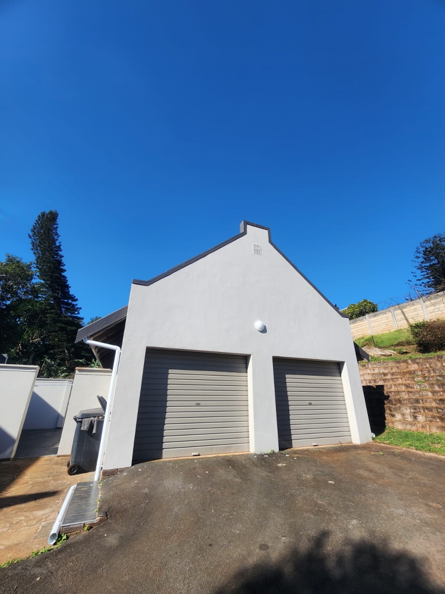 To Let 4 Bedroom Property for Rent in Kloof KwaZulu-Natal