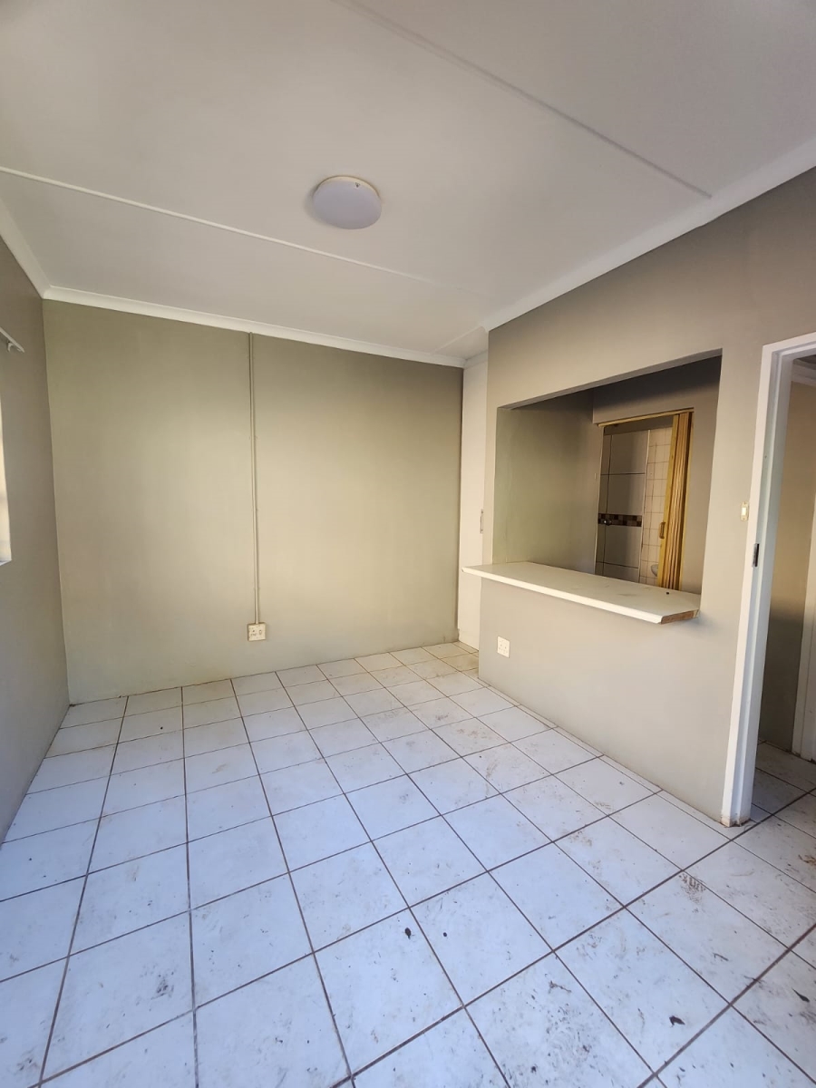 To Let 4 Bedroom Property for Rent in Kloof KwaZulu-Natal
