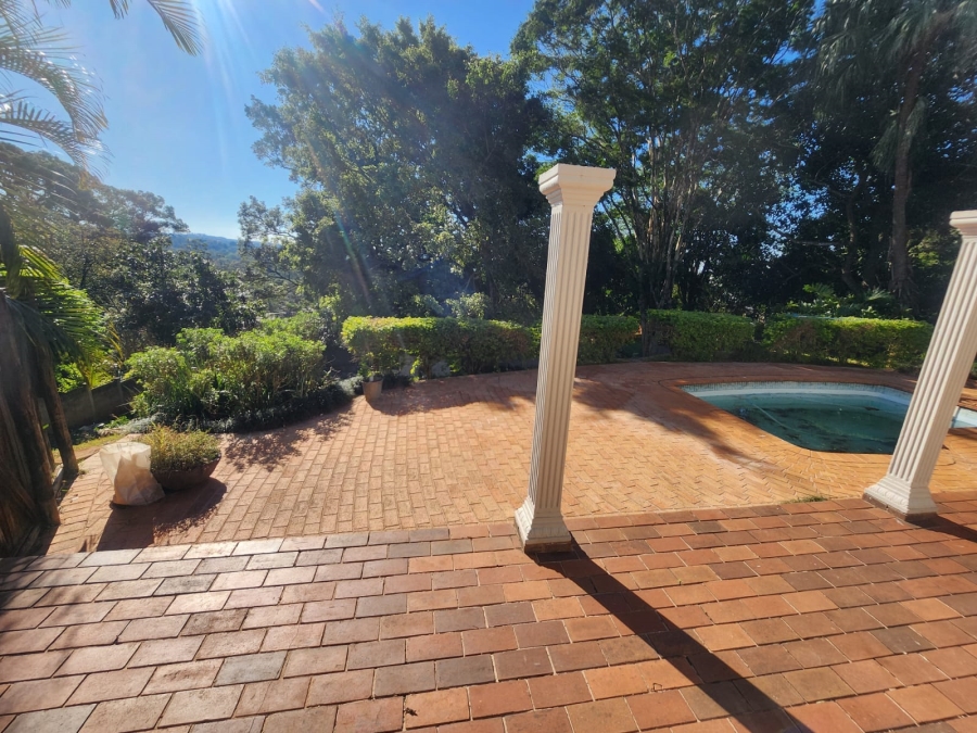 To Let 4 Bedroom Property for Rent in Kloof KwaZulu-Natal