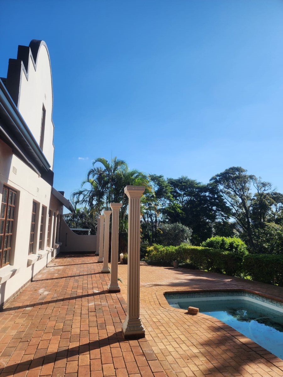 To Let 4 Bedroom Property for Rent in Kloof KwaZulu-Natal
