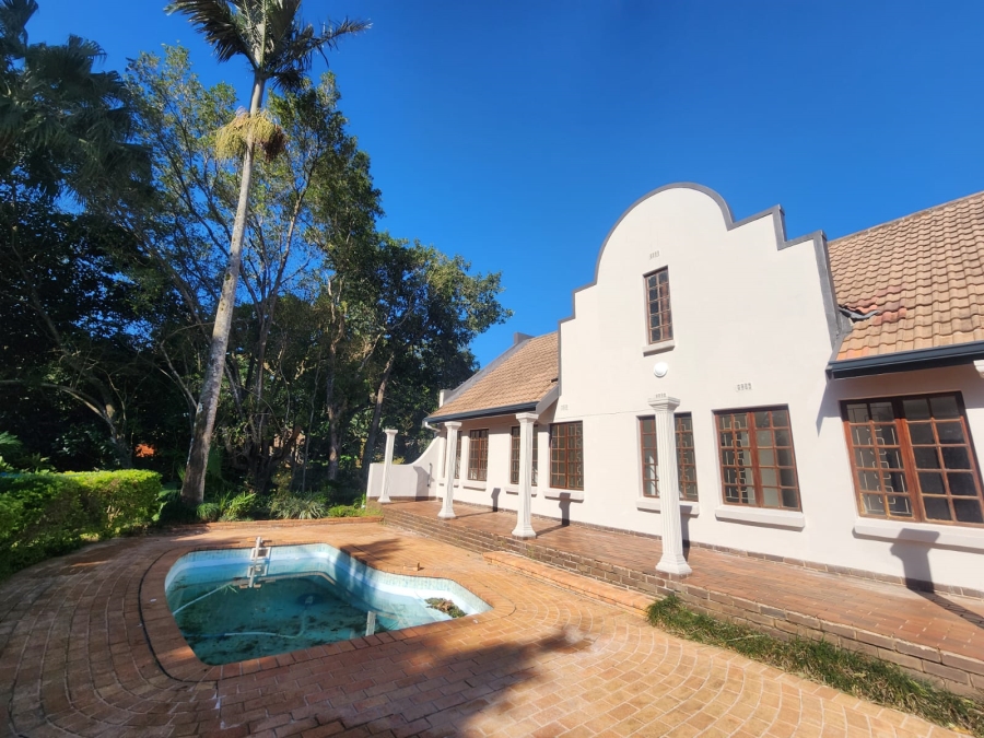 To Let 4 Bedroom Property for Rent in Kloof KwaZulu-Natal