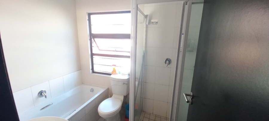 2 Bedroom Property for Sale in Essenwood KwaZulu-Natal