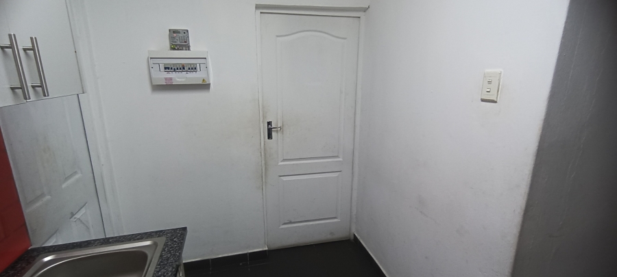 To Let 1 Bedroom Property for Rent in Bluff KwaZulu-Natal