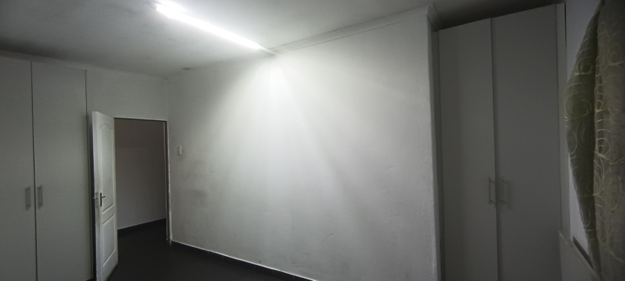 To Let 1 Bedroom Property for Rent in Bluff KwaZulu-Natal