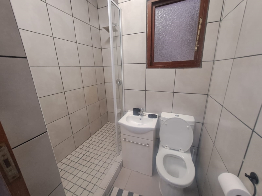 2 Bedroom Property for Sale in Uvongo KwaZulu-Natal