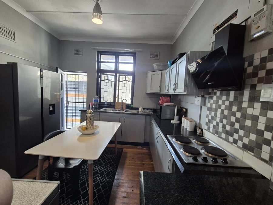 To Let 4 Bedroom Property for Rent in Montclair KwaZulu-Natal