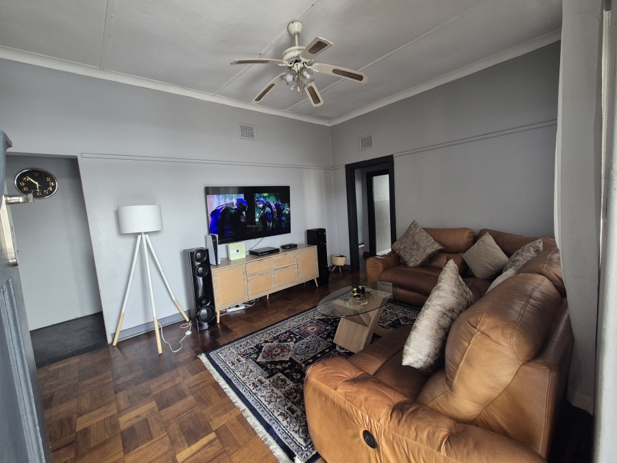 To Let 4 Bedroom Property for Rent in Montclair KwaZulu-Natal