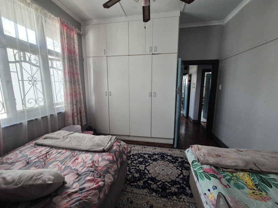 To Let 4 Bedroom Property for Rent in Montclair KwaZulu-Natal