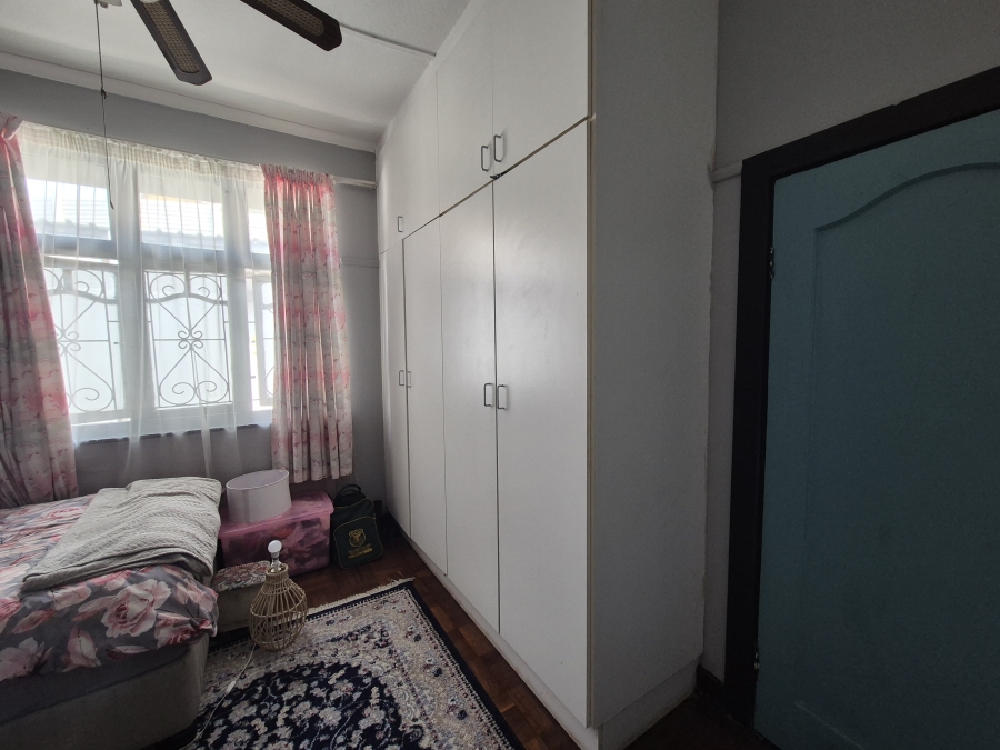 To Let 4 Bedroom Property for Rent in Montclair KwaZulu-Natal