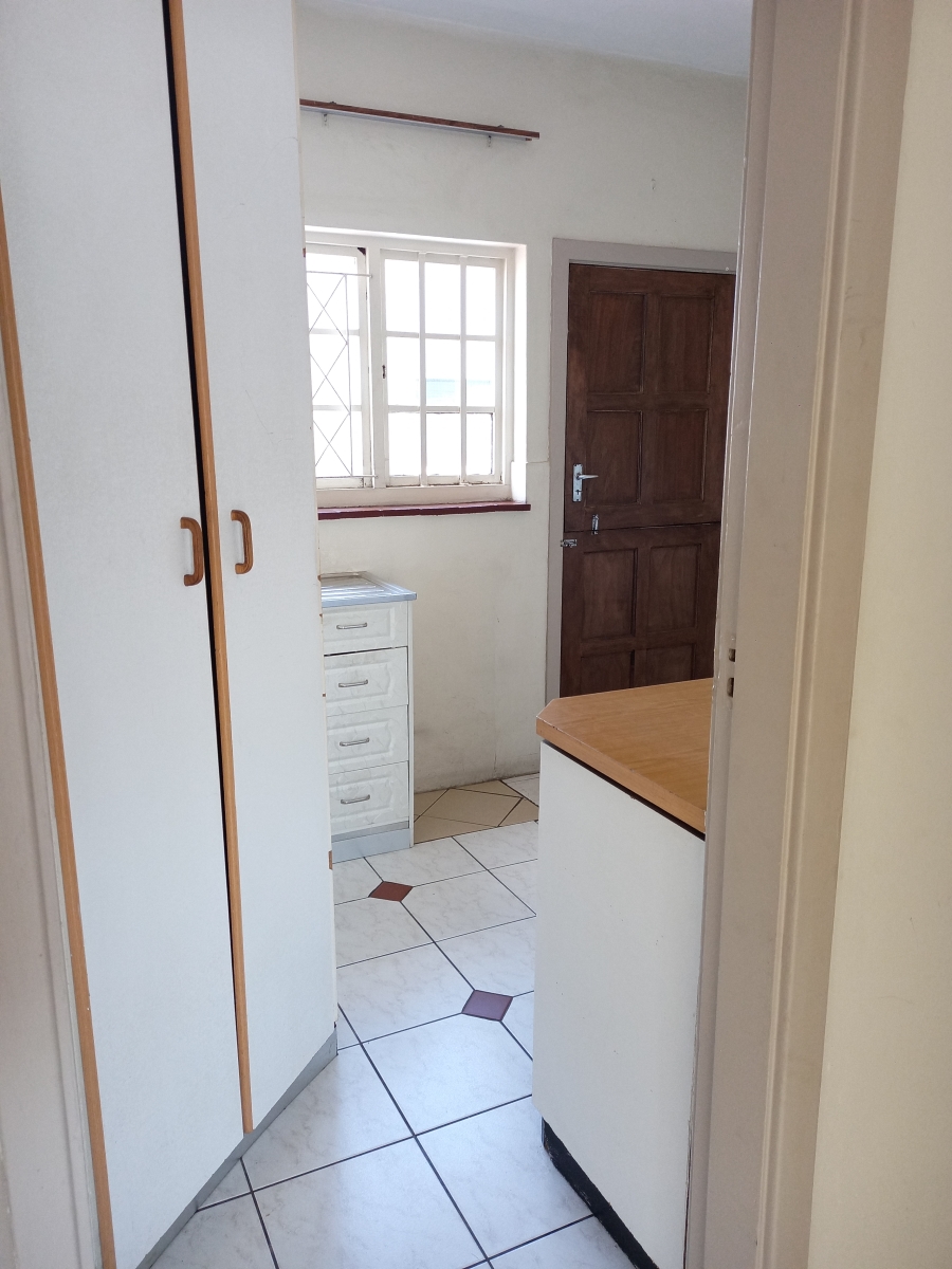 To Let 2 Bedroom Property for Rent in Montclair KwaZulu-Natal