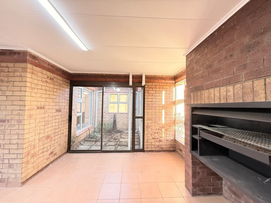 4 Bedroom Property for Sale in Aviary Hill KwaZulu-Natal