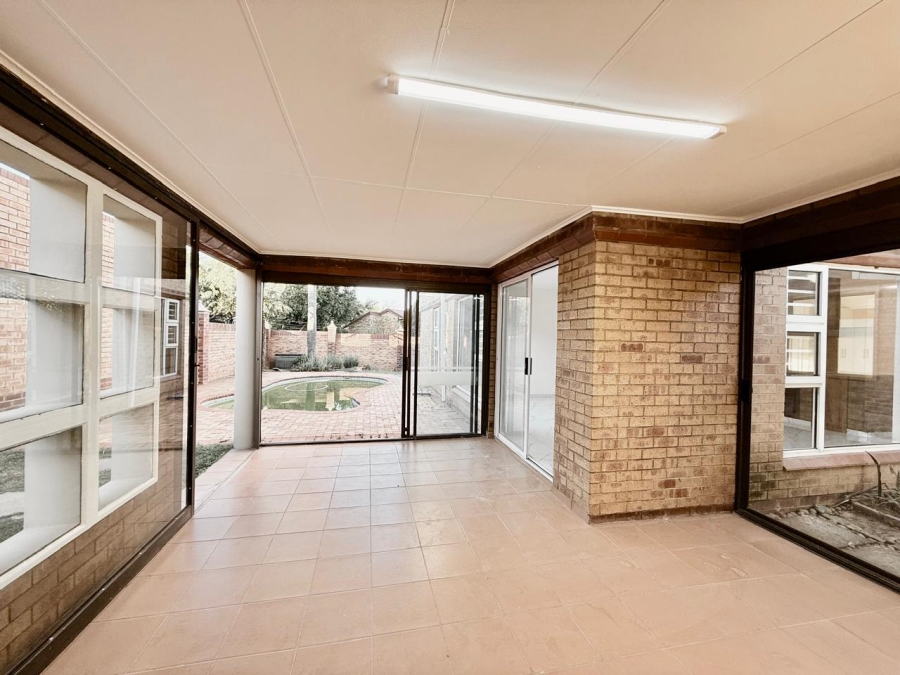 4 Bedroom Property for Sale in Aviary Hill KwaZulu-Natal