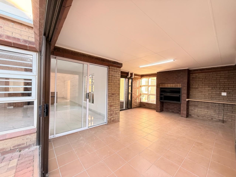 4 Bedroom Property for Sale in Aviary Hill KwaZulu-Natal
