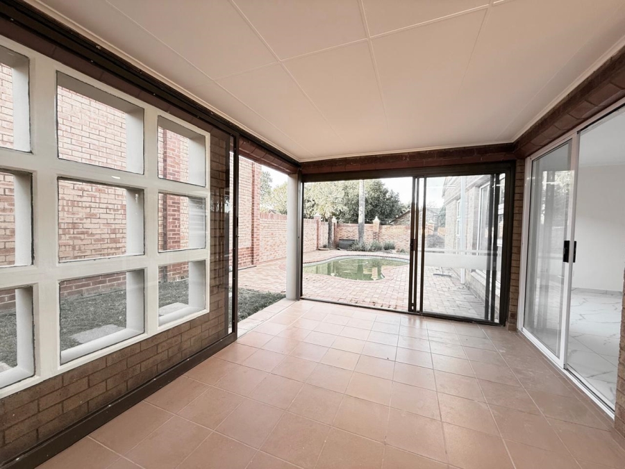 4 Bedroom Property for Sale in Aviary Hill KwaZulu-Natal