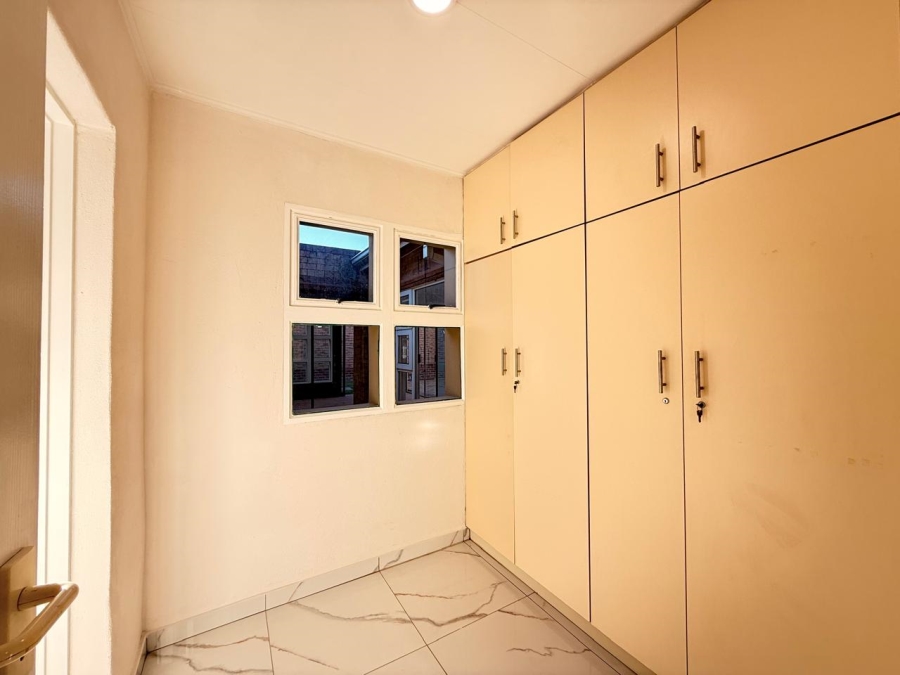 4 Bedroom Property for Sale in Aviary Hill KwaZulu-Natal