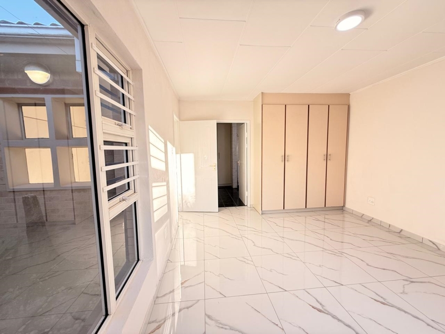 4 Bedroom Property for Sale in Aviary Hill KwaZulu-Natal