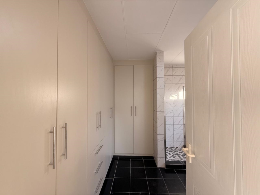 4 Bedroom Property for Sale in Aviary Hill KwaZulu-Natal