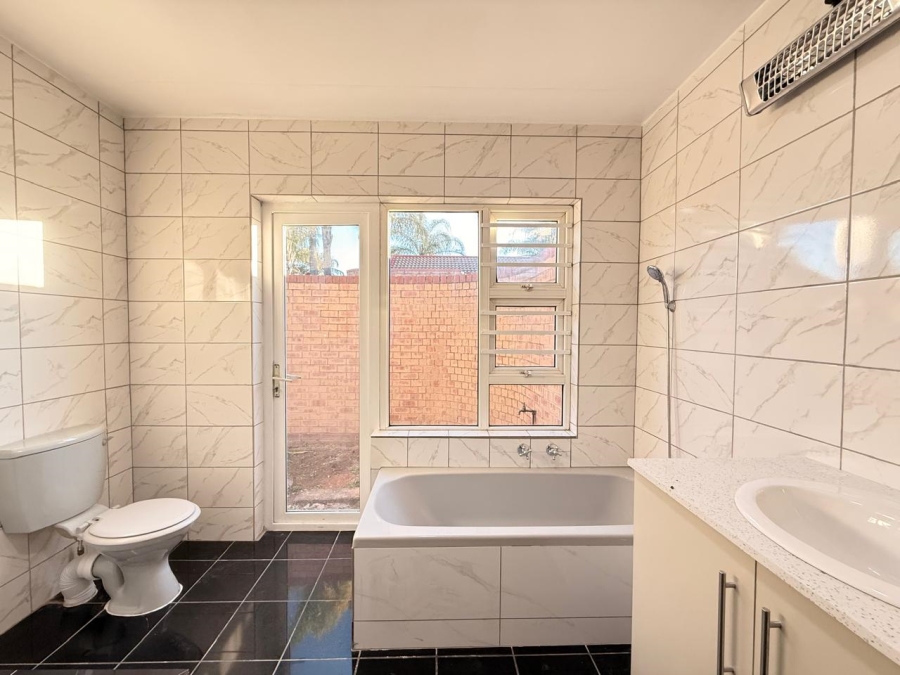 4 Bedroom Property for Sale in Aviary Hill KwaZulu-Natal