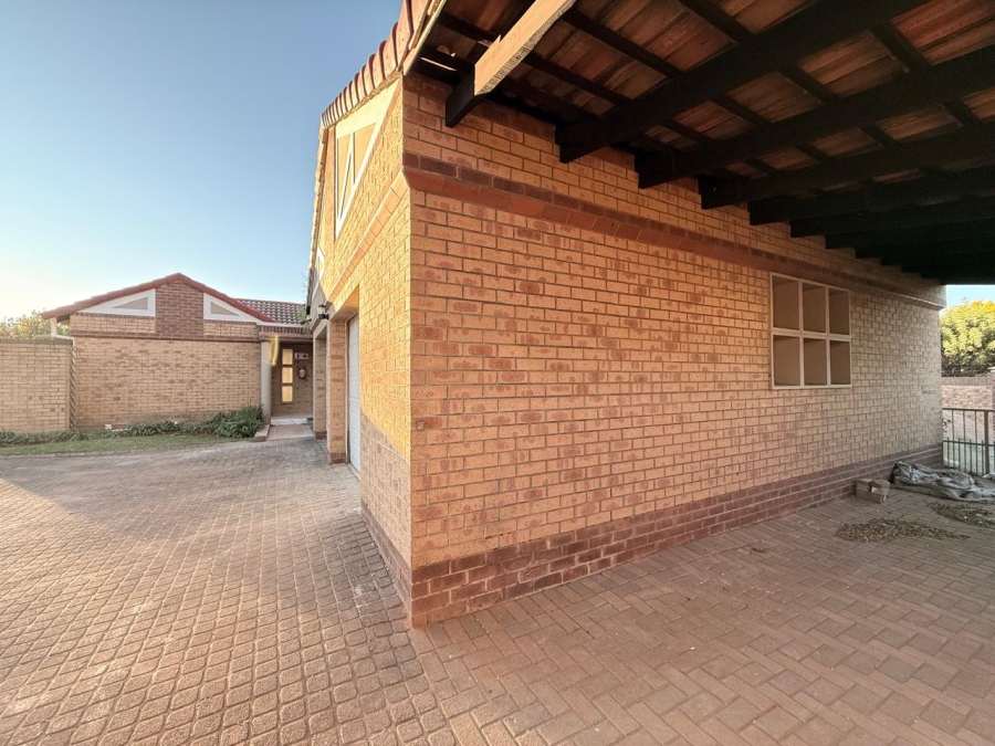 4 Bedroom Property for Sale in Aviary Hill KwaZulu-Natal