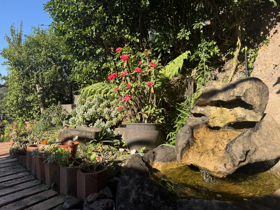 2 Bedroom Property for Sale in Kloof KwaZulu-Natal