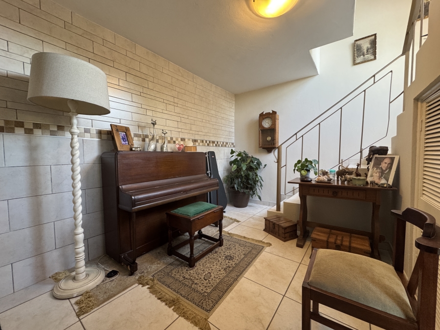 2 Bedroom Property for Sale in Kloof KwaZulu-Natal