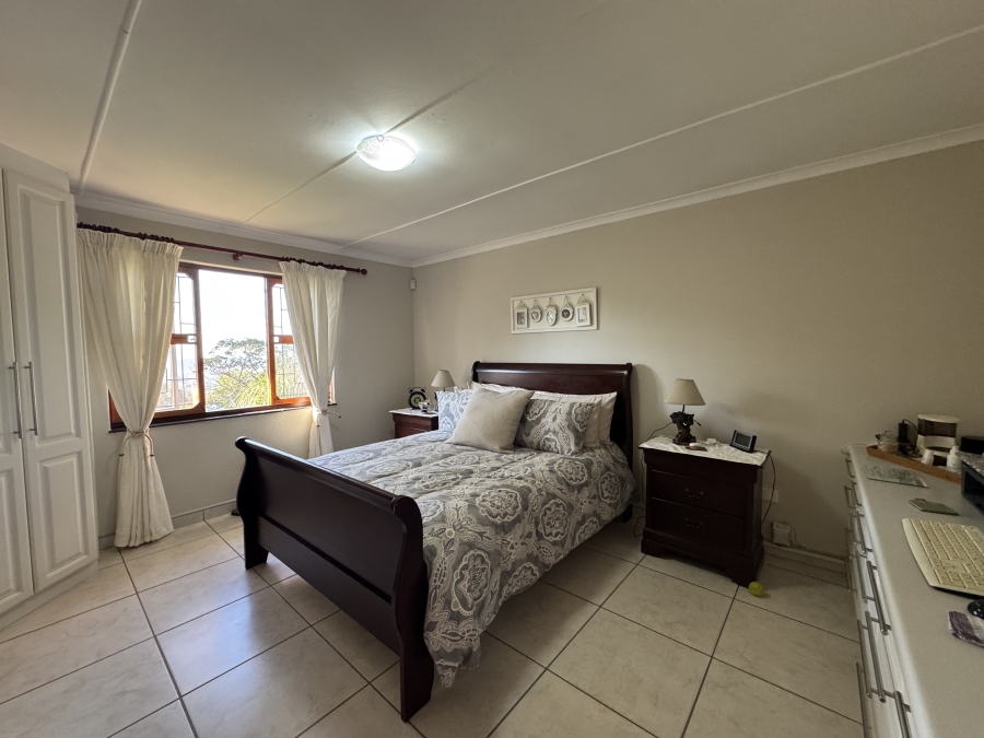 2 Bedroom Property for Sale in Kloof KwaZulu-Natal