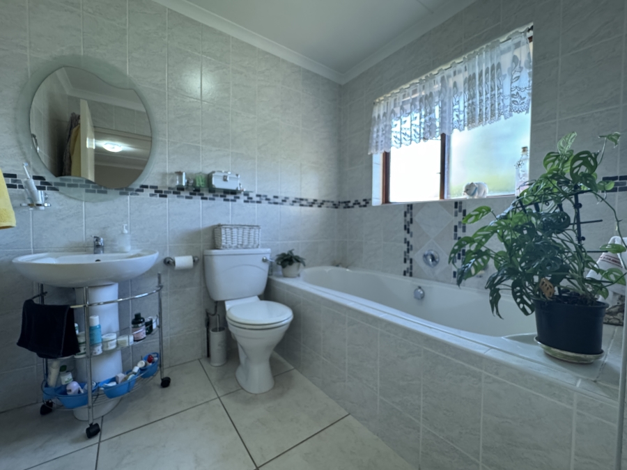 2 Bedroom Property for Sale in Kloof KwaZulu-Natal