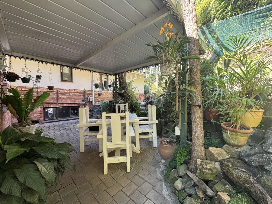 2 Bedroom Property for Sale in Kloof KwaZulu-Natal
