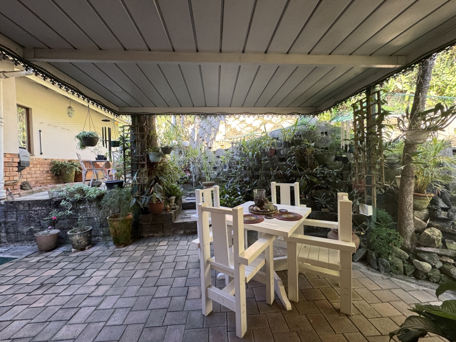 2 Bedroom Property for Sale in Kloof KwaZulu-Natal
