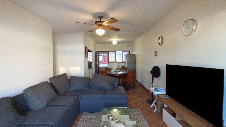 2 Bedroom Property for Sale in Amanzimtoti KwaZulu-Natal