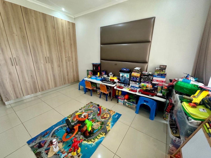 5 Bedroom Property for Sale in Mount Edgecombe KwaZulu-Natal