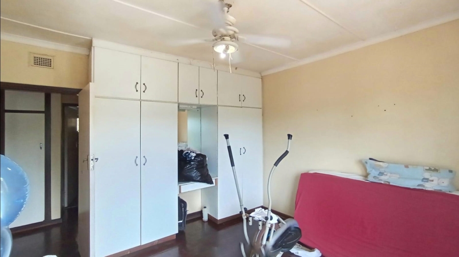 4 Bedroom Property for Sale in Amanzimtoti KwaZulu-Natal
