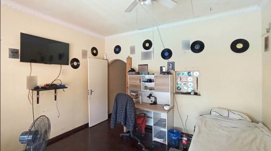 4 Bedroom Property for Sale in Amanzimtoti KwaZulu-Natal