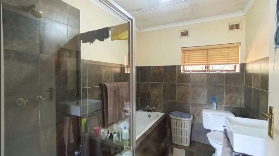 4 Bedroom Property for Sale in Amanzimtoti KwaZulu-Natal
